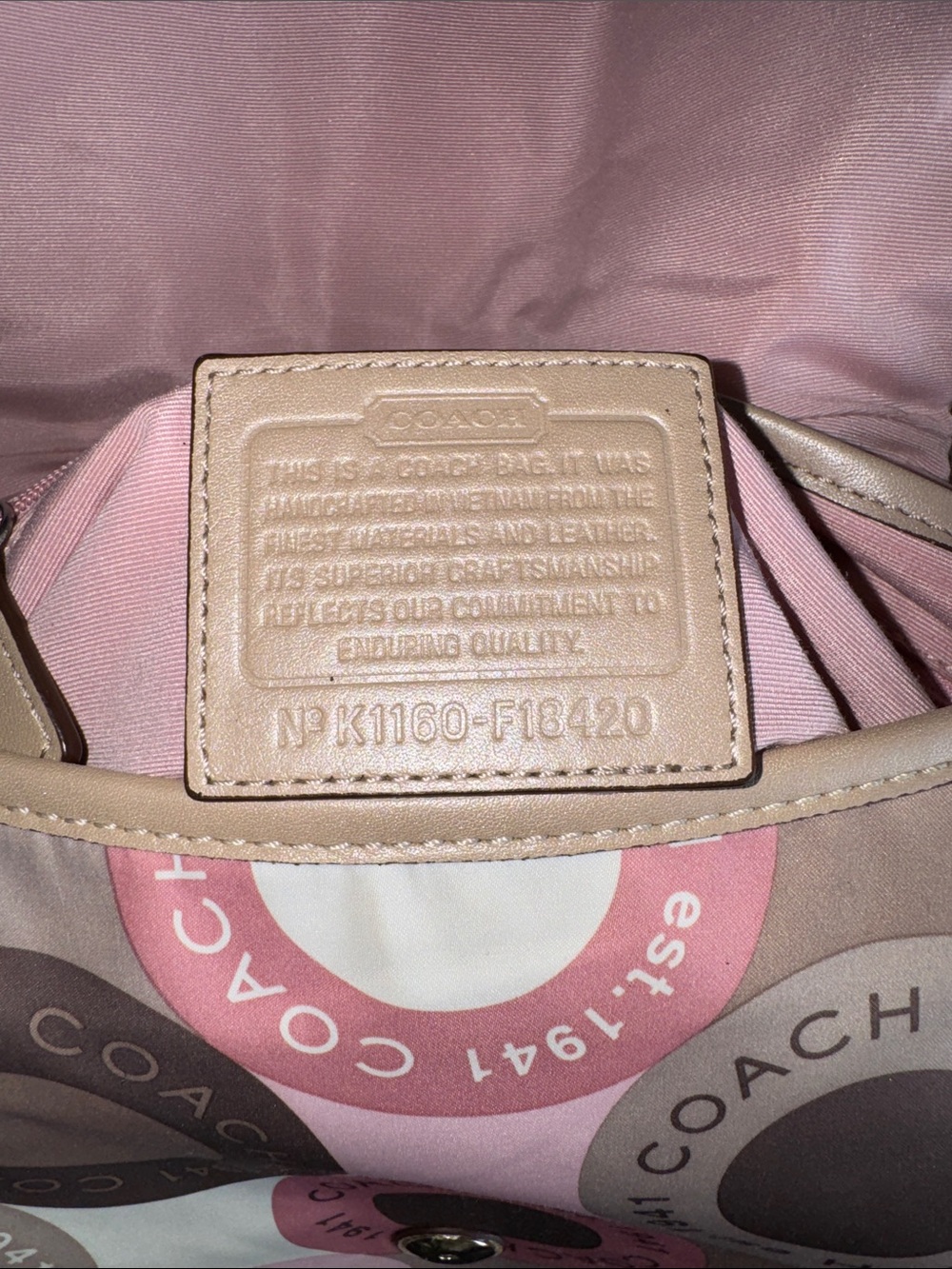 Vintage COACH SoHo Pink, Beige & Brown Signature Circle Shoulder Bag with Charm - Picture 5 of 15
